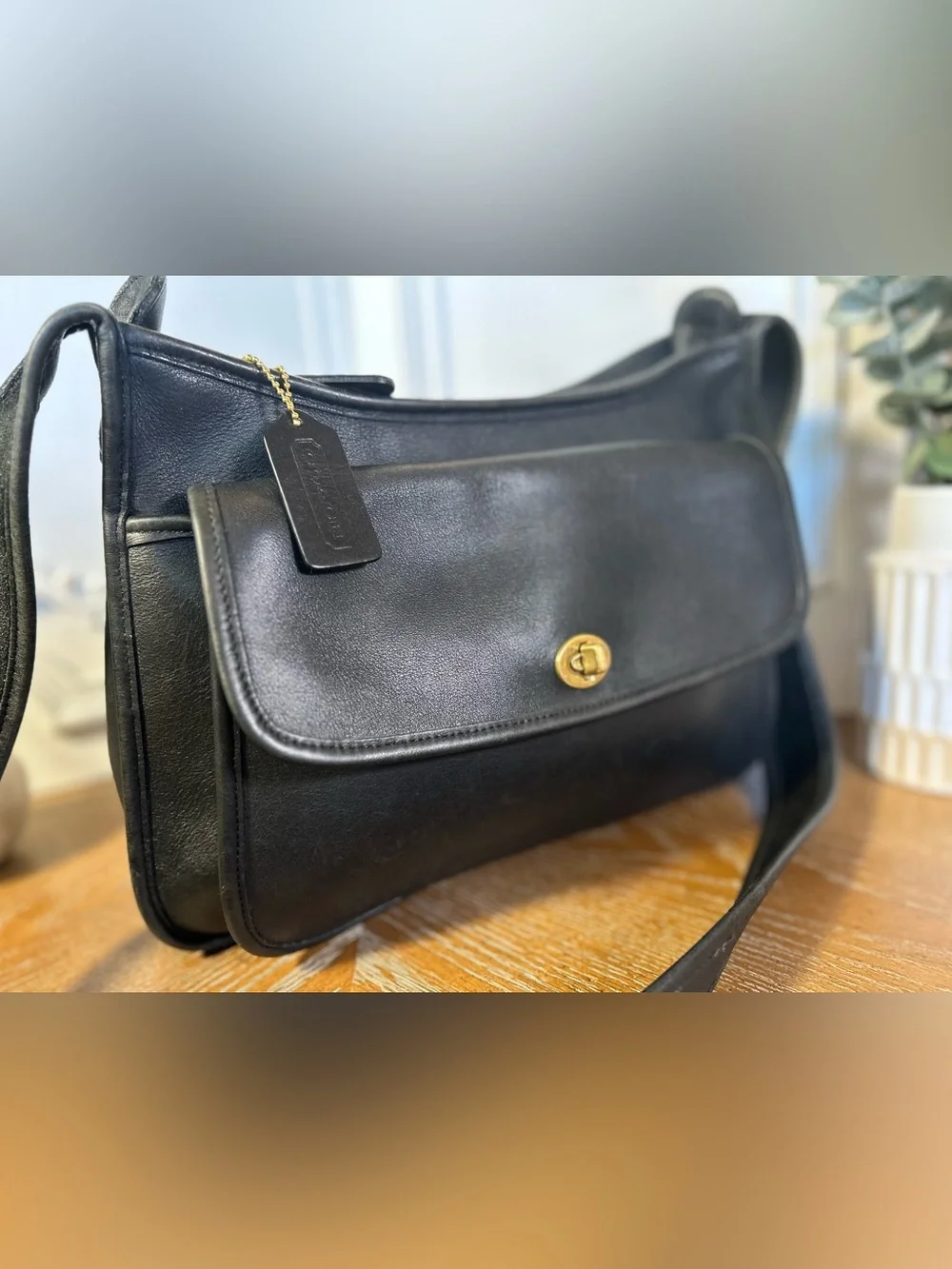 COACH Taft Bag in Black, EXCELLENT Vintage condition